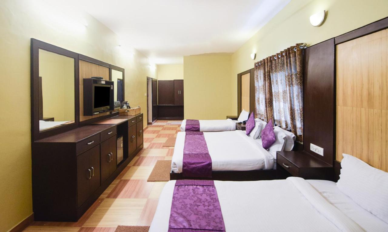 Hotel Varuna Benares Buitenkant foto