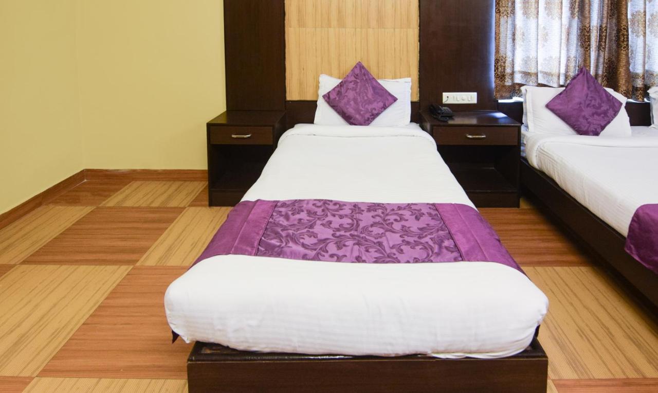 Hotel Varuna Benares Buitenkant foto