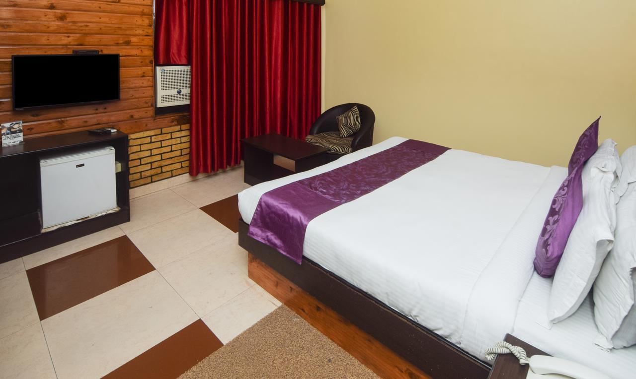Hotel Varuna Benares Buitenkant foto
