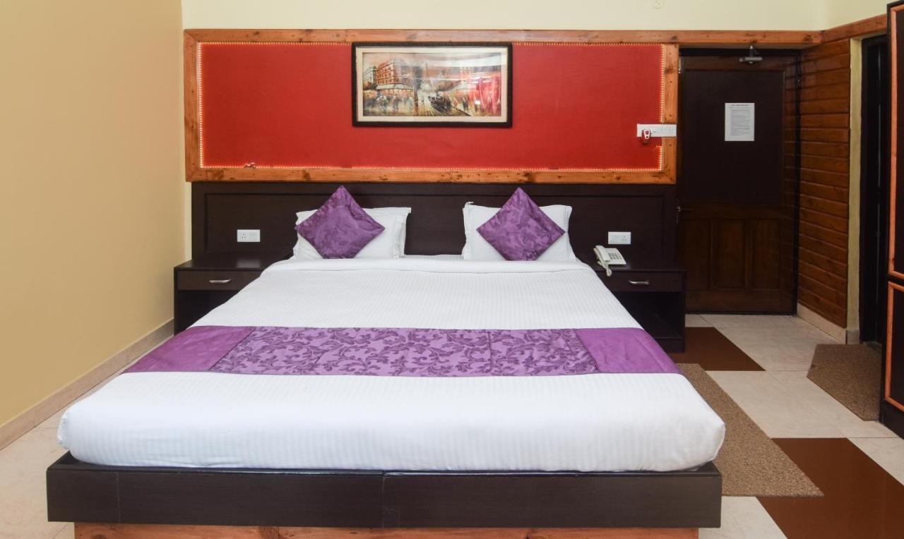 Hotel Varuna Benares Buitenkant foto