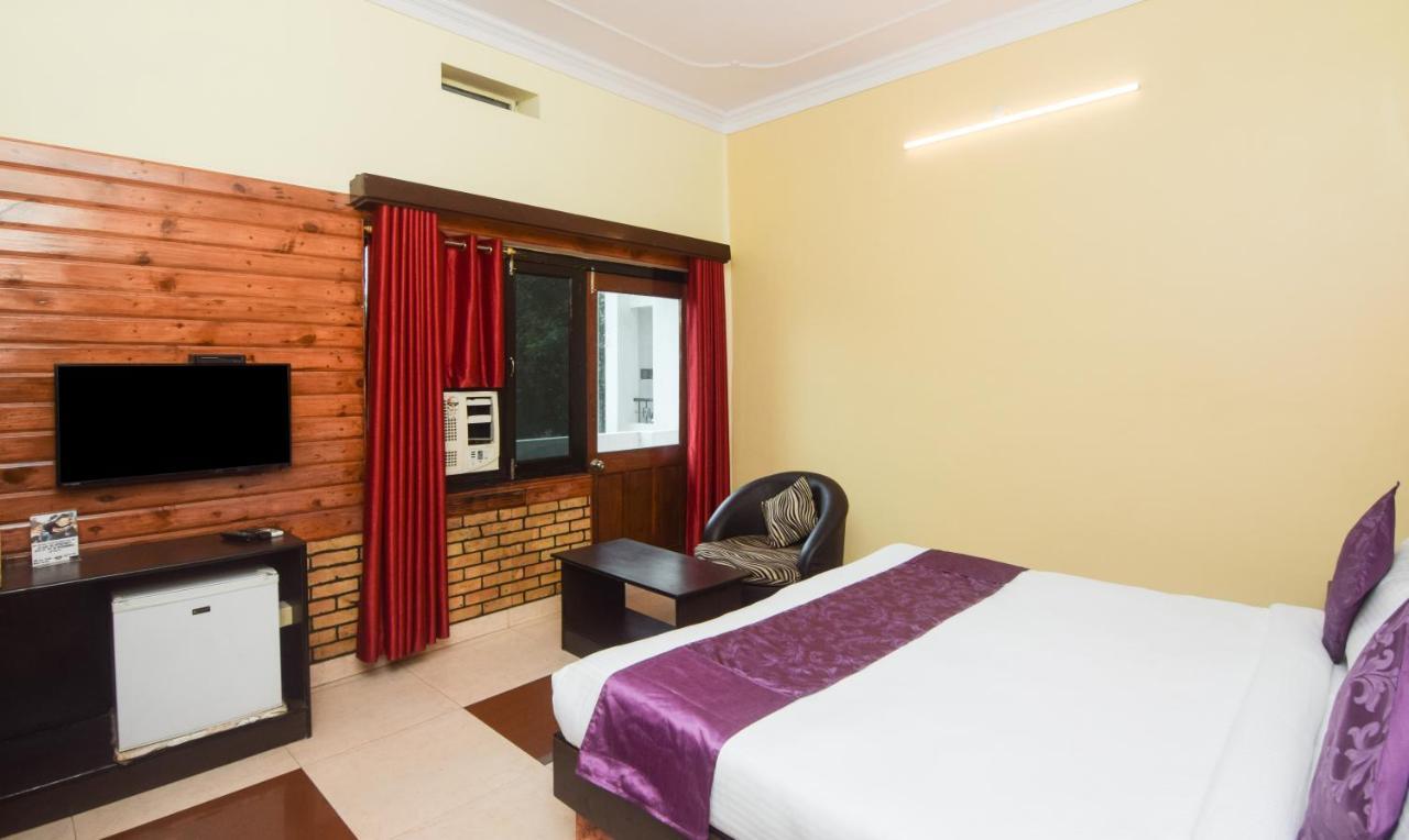 Hotel Varuna Benares Buitenkant foto